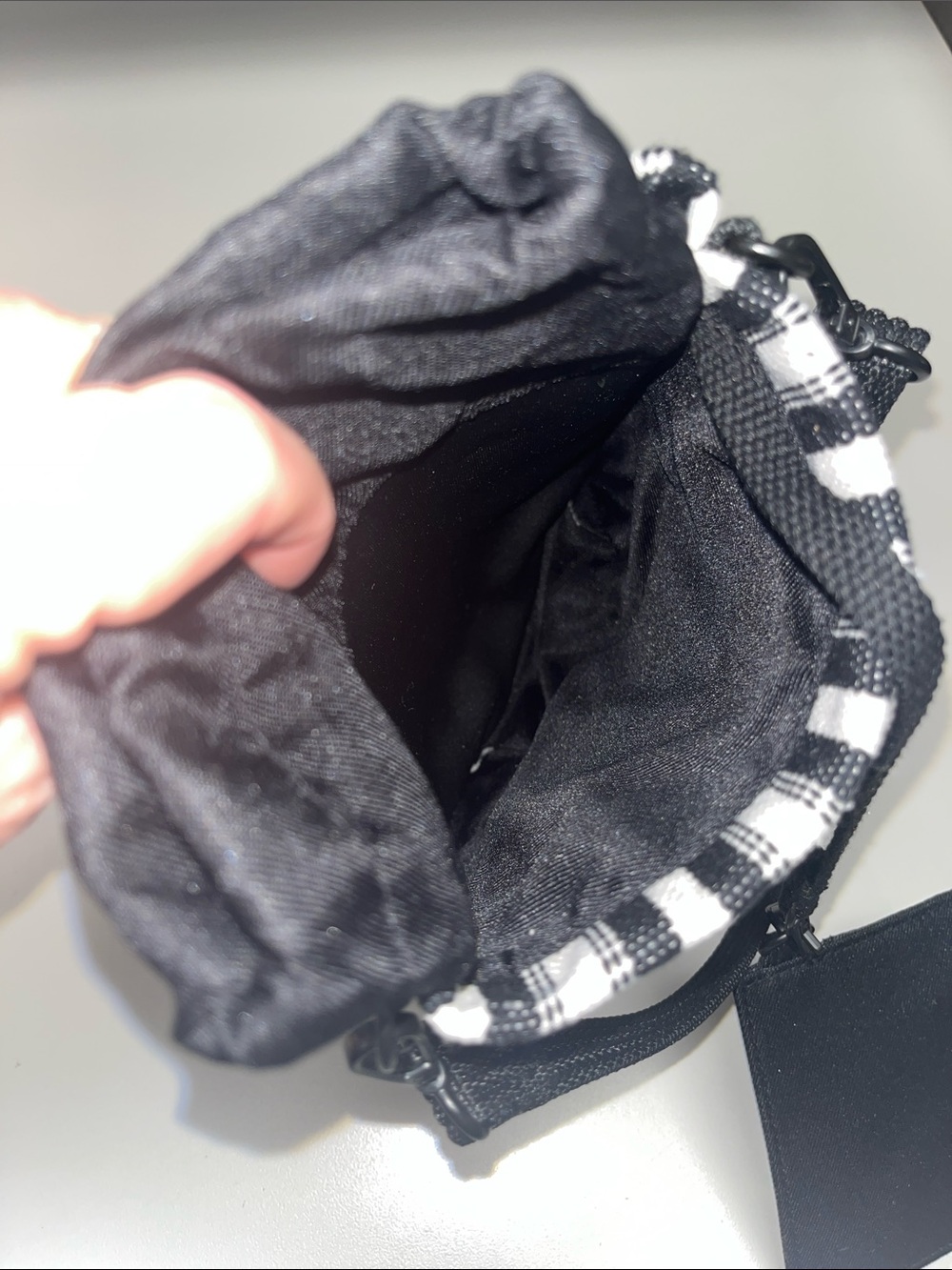 BEIS Black & White Summer Striped Water Bottle Sling Bag NWOT - Picture 9 of 11